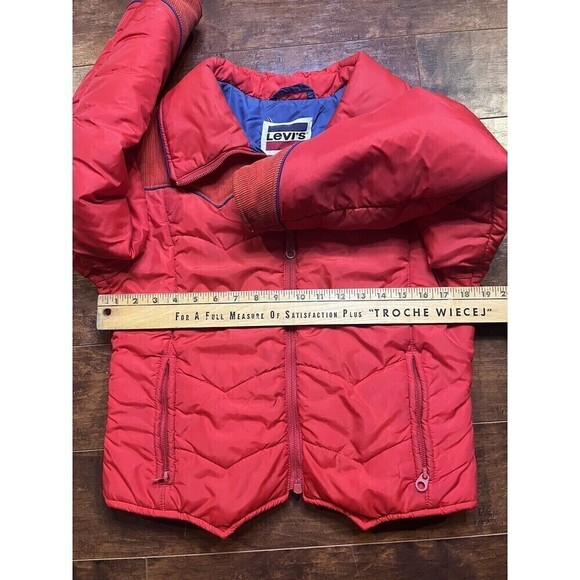 Levis Vintage Red Croped Puffer Ski Jacket Made In USA Size 12 - Picture 7 of 16
